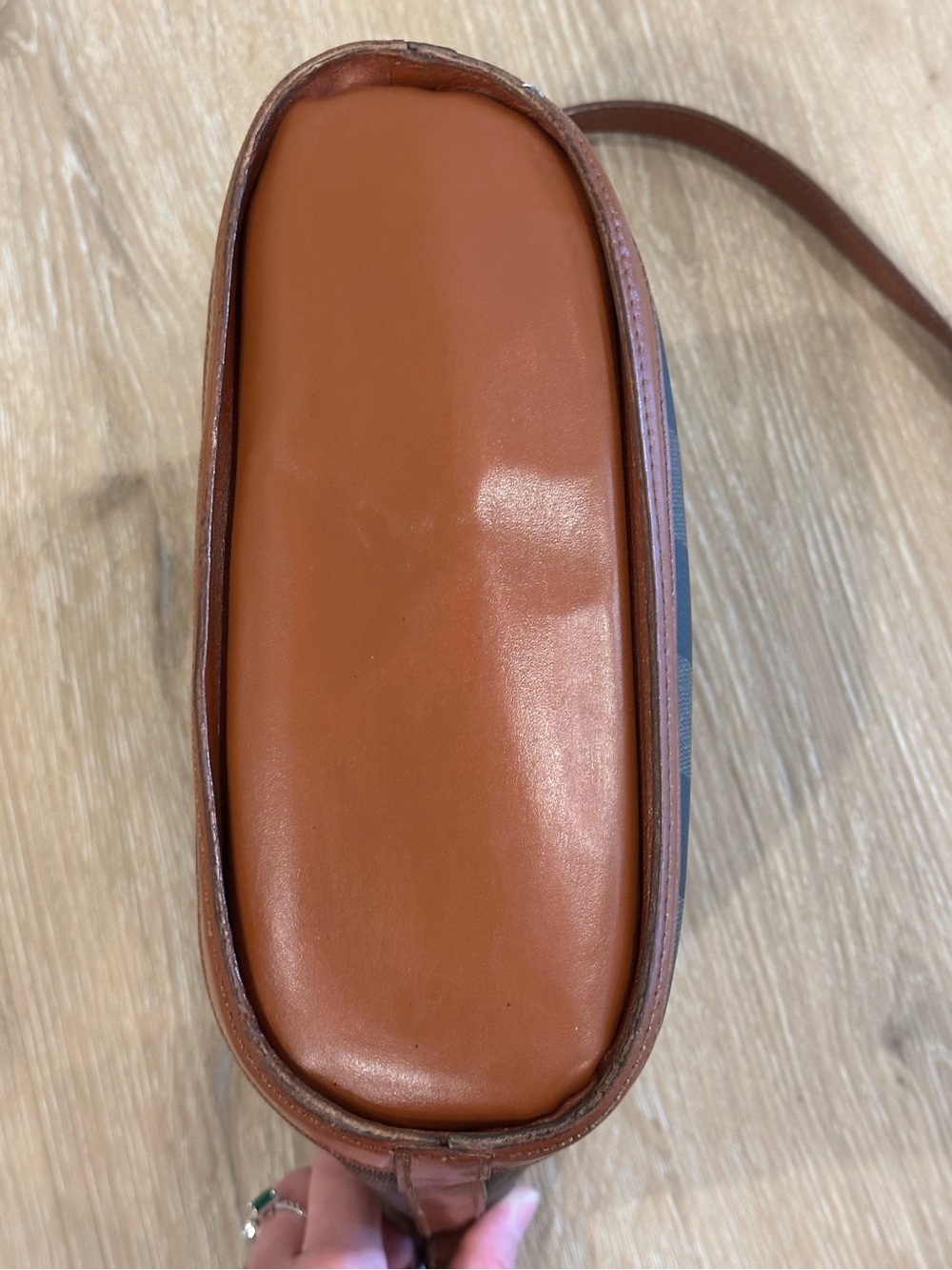 Fendi Pequin Vintage Bucket Bag - Picture 9 of 15